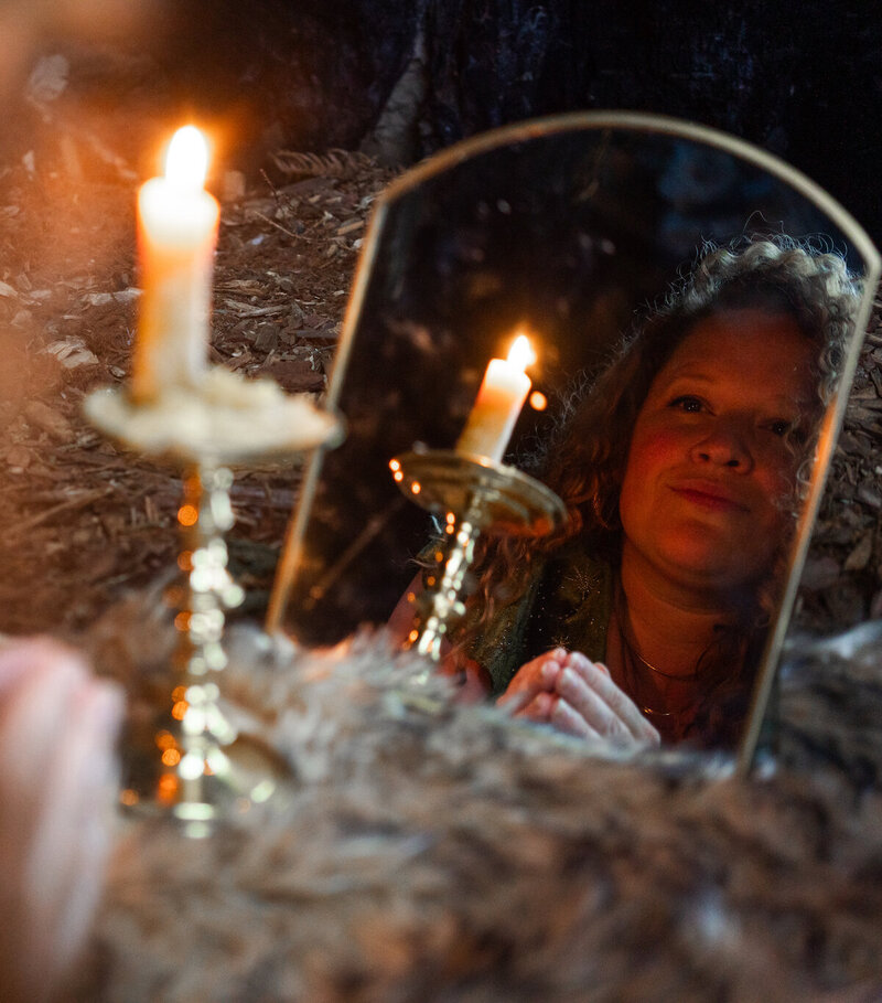 Spiritual business coach Rachael Maddox guides witches to write powerful sales pages that sell out, emphasizing the magic of ritual in copywriting.