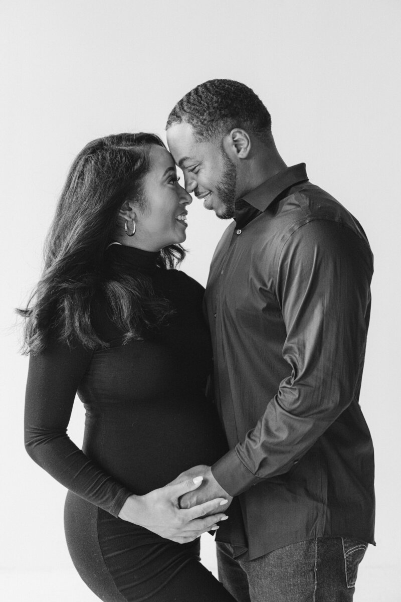 JLauryn_Maya-Neutral-Maternity-Studio-Session_WP(30)