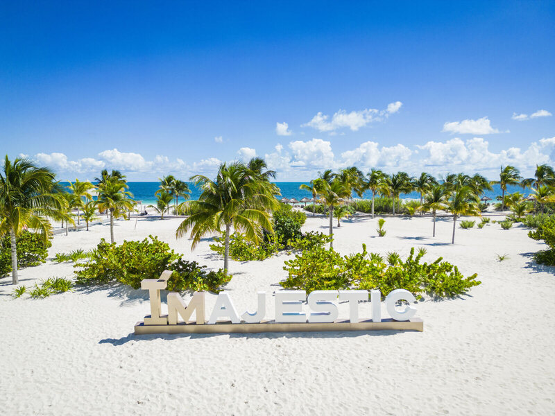 23_img-P_MECM_Beach_Aerial-View-IMajestic-Sign_02-medium