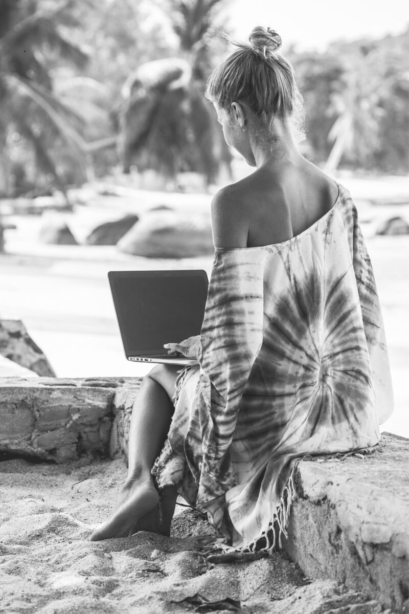 Learn how to monetize a blog and transform your blog into a profitable venture with our easy-to-follow guide.