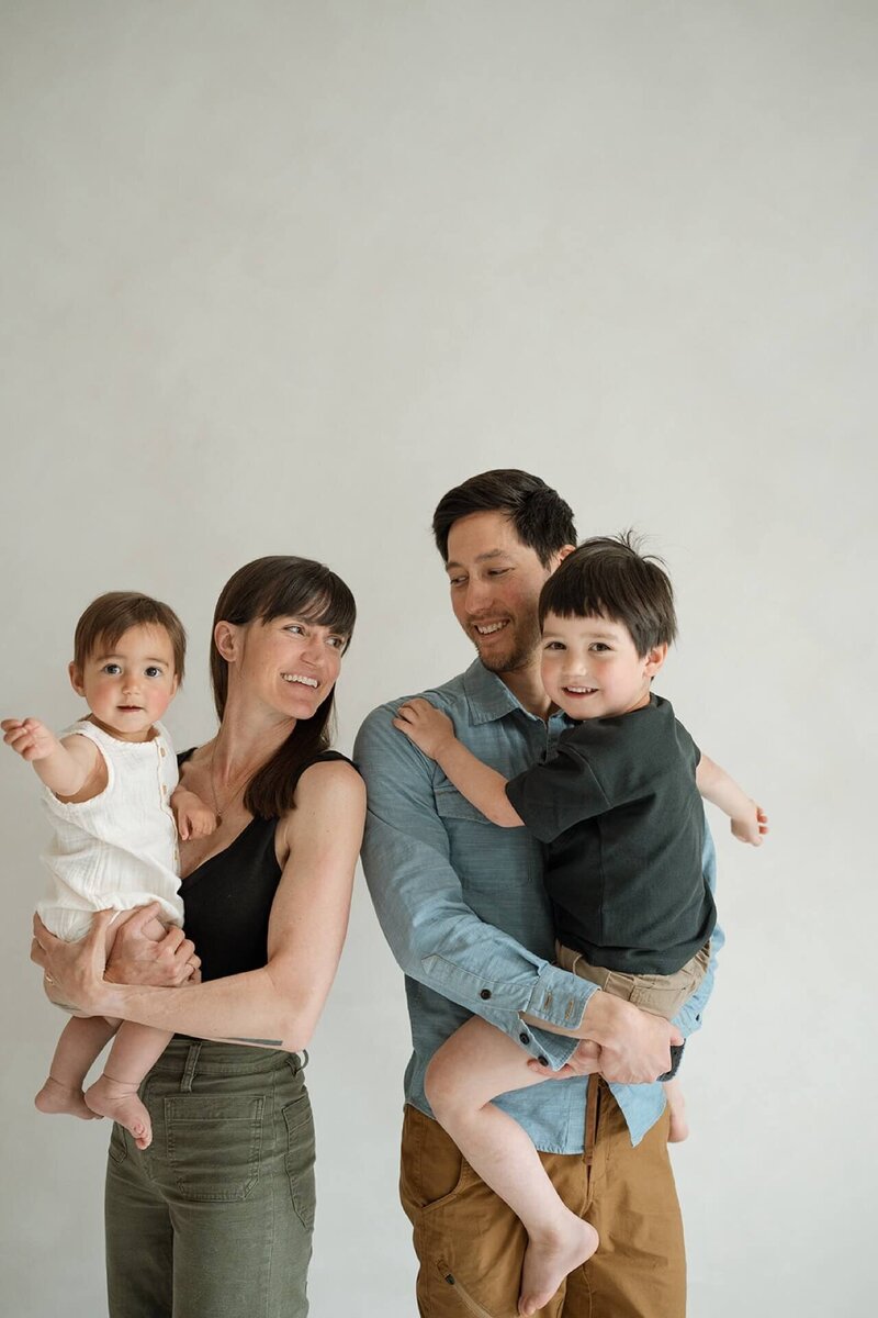 studio family photos in seattle