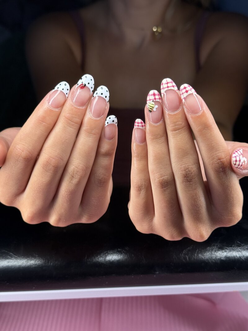 Gingham mani