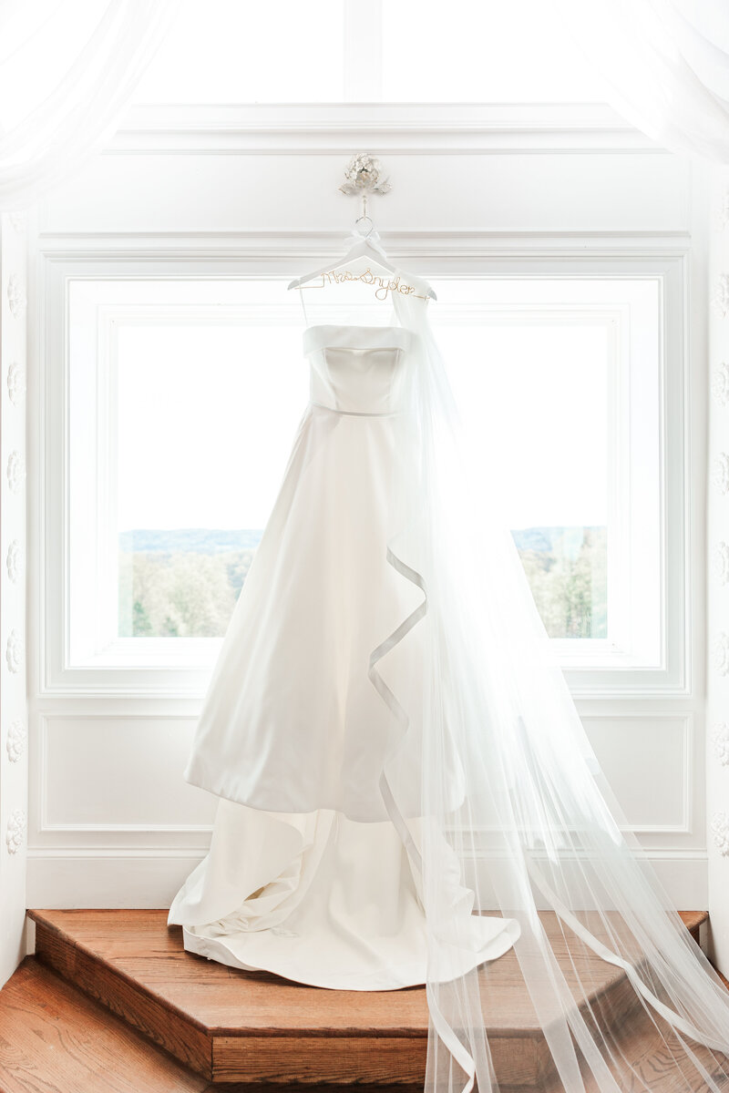 Olivia + Christain _ Bridal Details-1