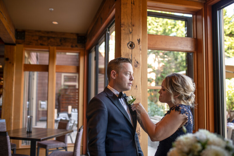 hotel room wedding getting ready at willows lodge woodinville