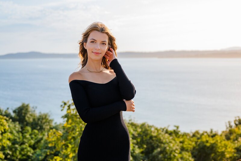 senior portrait seattle waterfront view