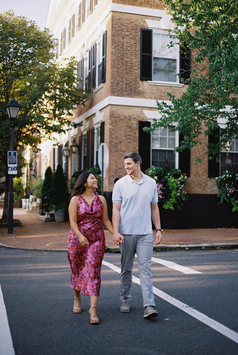 Old-Town-Alexandria-Engagement-Session-on-35mm-Vintage-Film-15