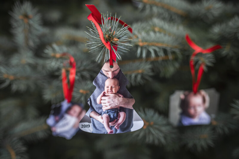 Custom photo ornaments made of metal