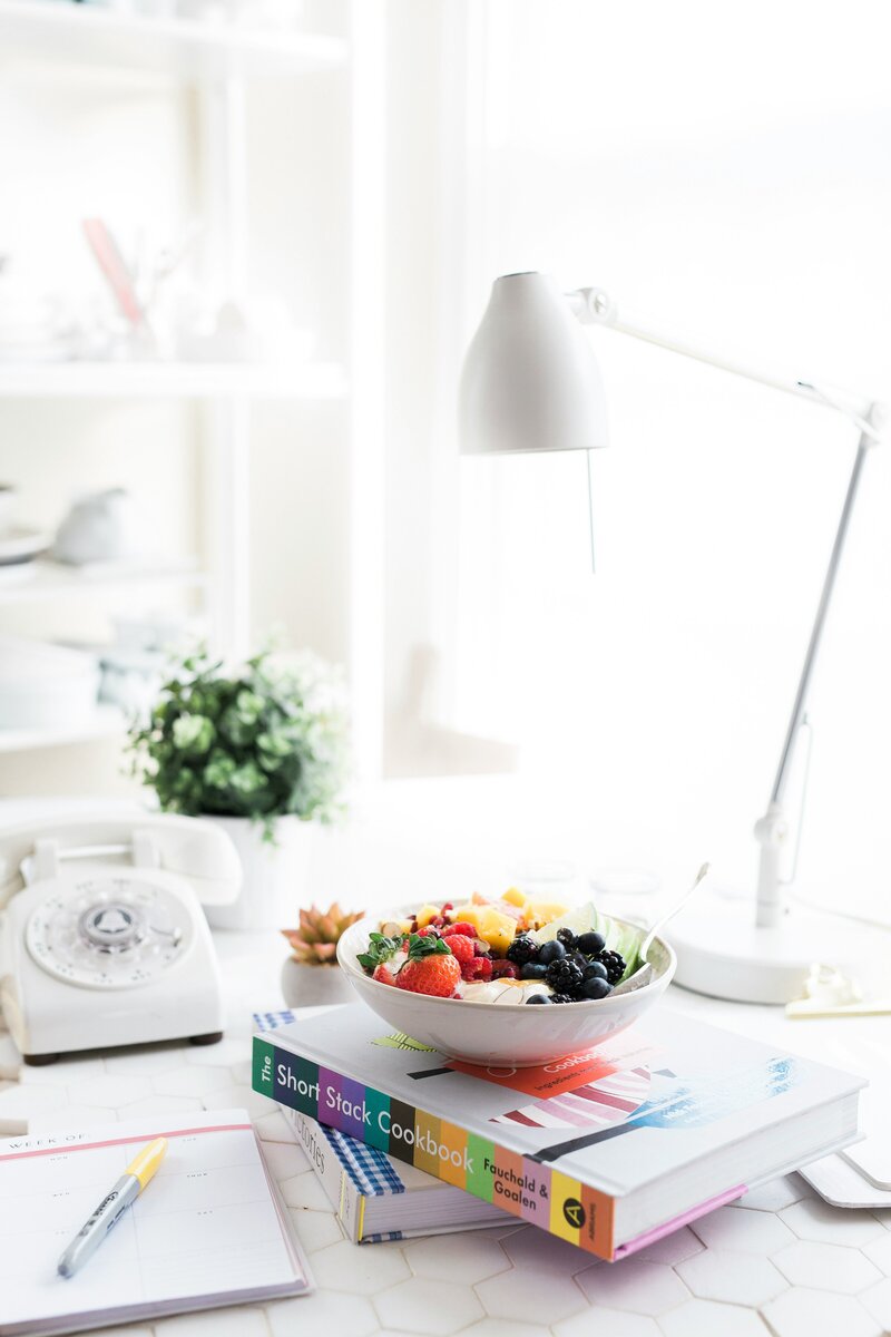 nutritionist plans food for weight loss and obesity