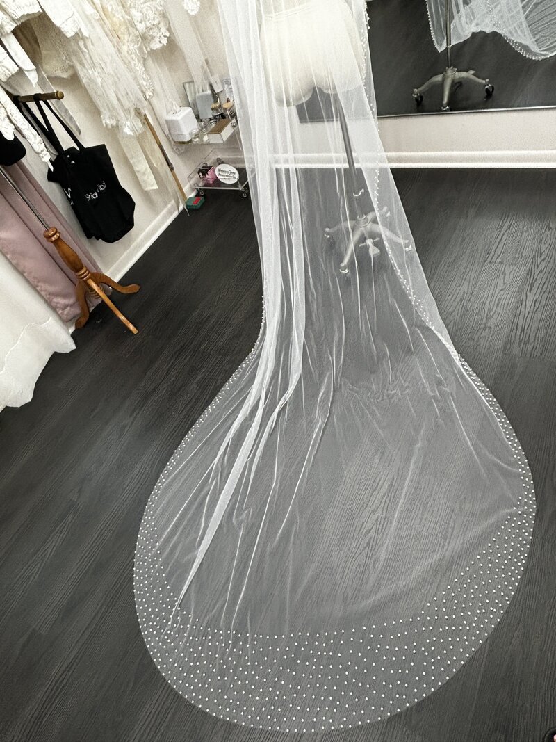 demelis atelier cathedral bridal veil with pearl edging
