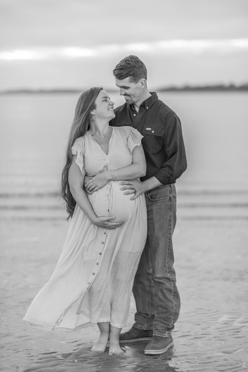 romantic-maternity-portrait-session-tybee-georgia