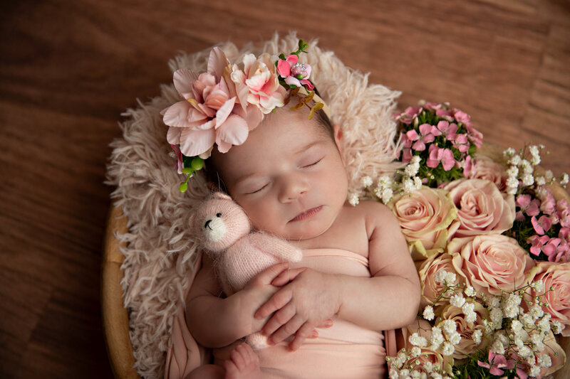 San Antonio baby newborn photography studio lifestyle newborn photographer luxury photo studio wraps outfits posing twin newborns