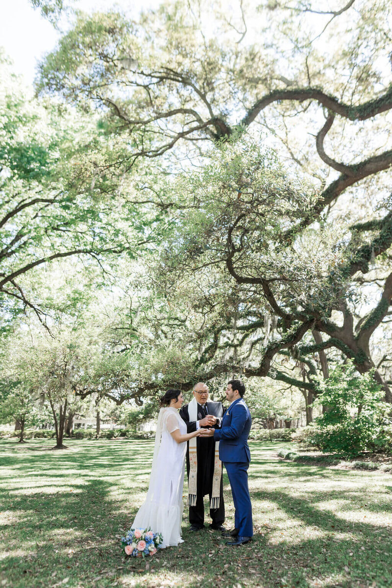 Savannah_Elopement_in_Forsyth_Park_Under_the_Oaks06
