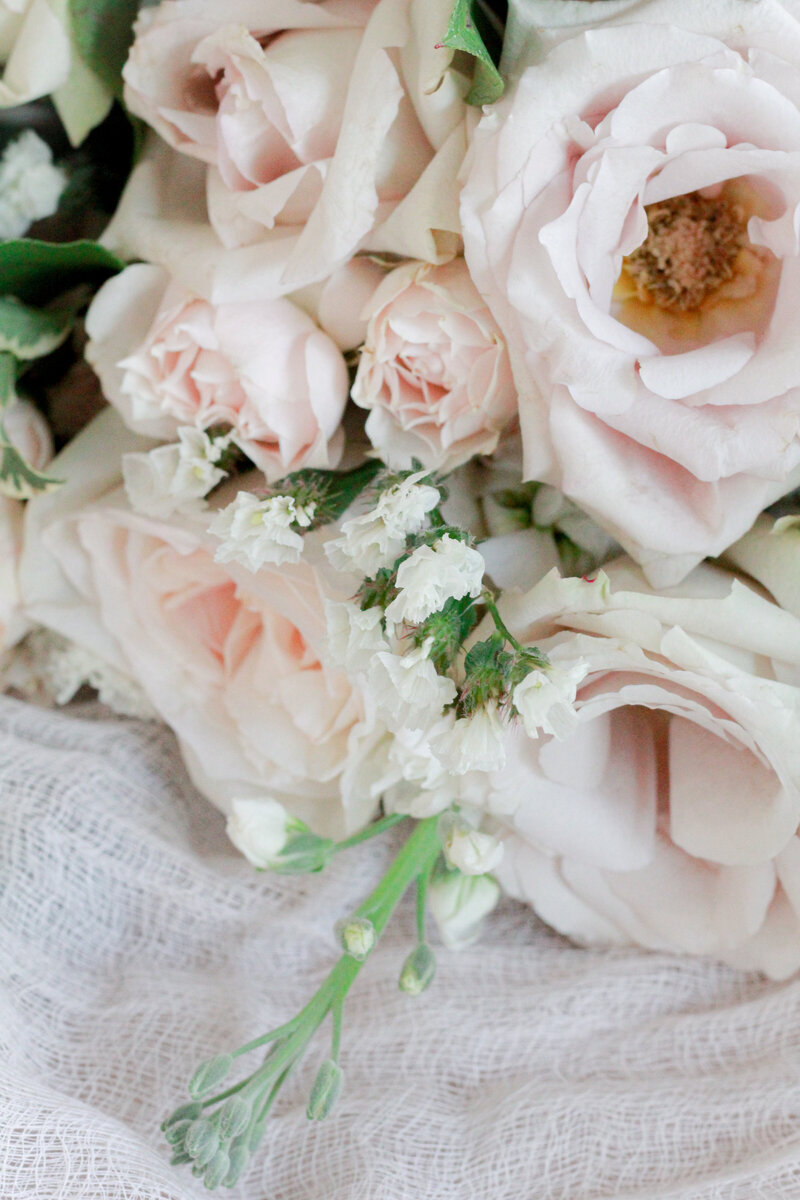 florist-greenwich-new-york-connecticut-designer-preservation-floral-wedding-westchester-bouquet-cream-blush-4
