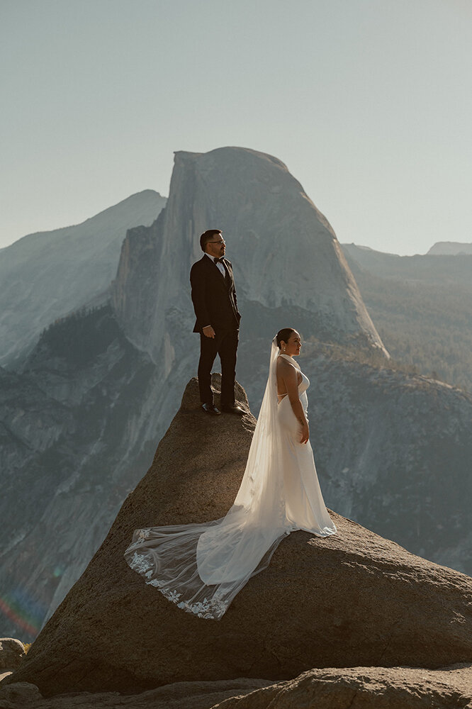 bride and groom getting married at glacier point in yosemite
