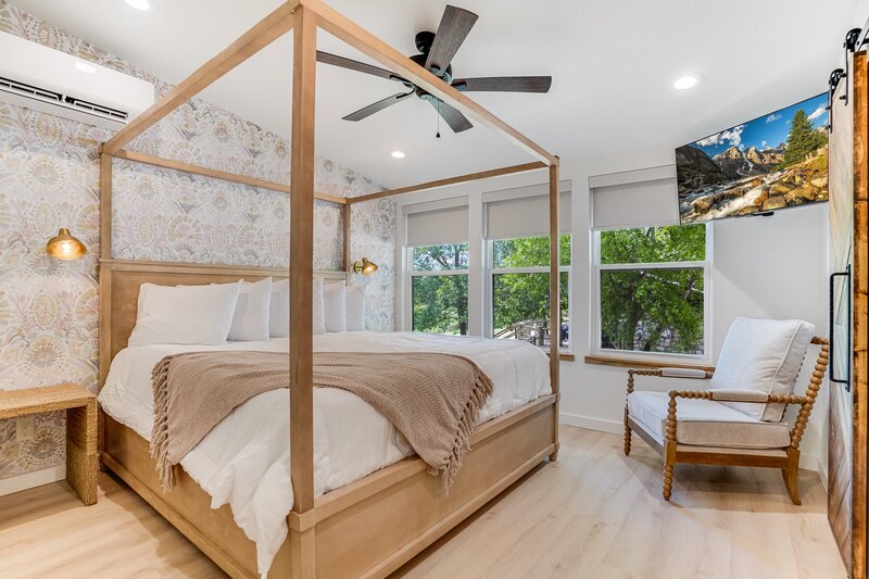 10-Primary Bedroom