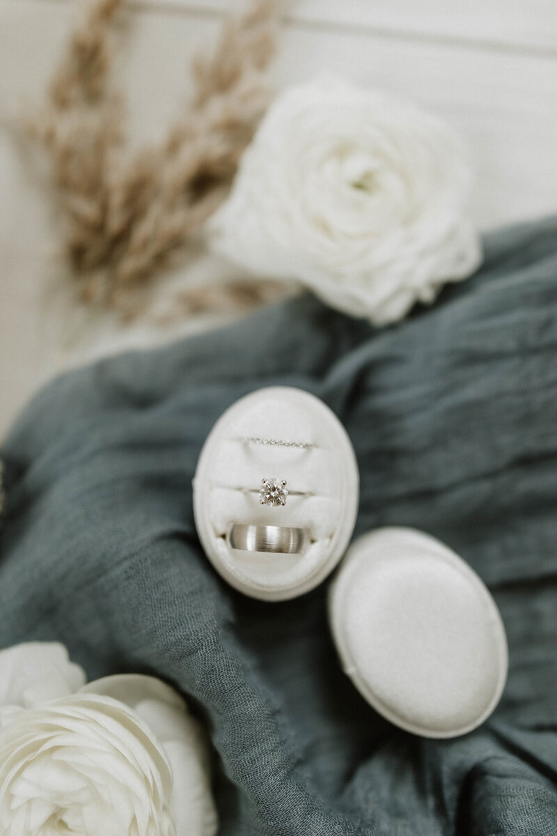 Etre farms Michigan wedding venue saint joseph st luxury barn all inclusive photography photographer -3