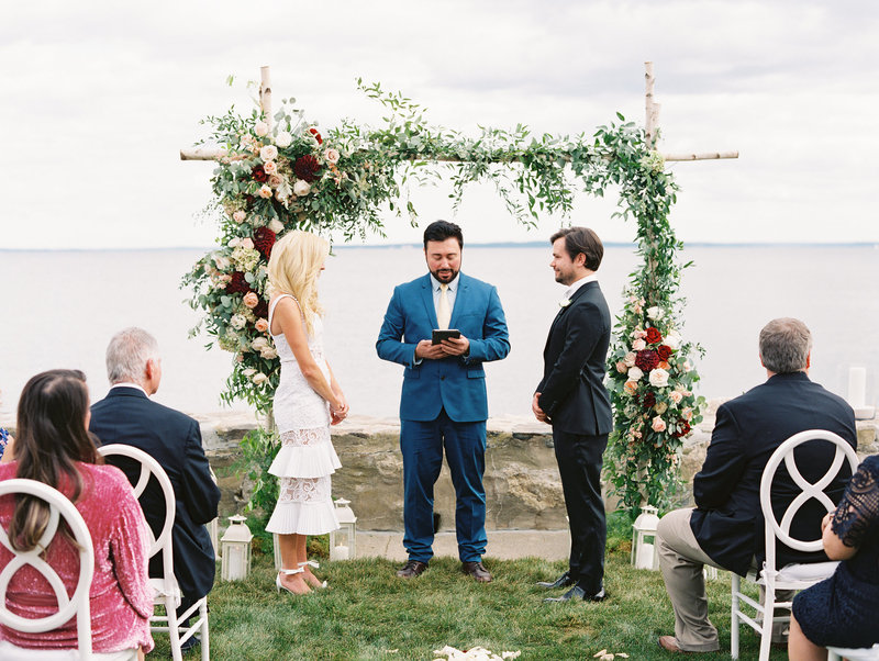 Fairfield-County-Connecticut-waterfront-modern-wedding-ceremony
