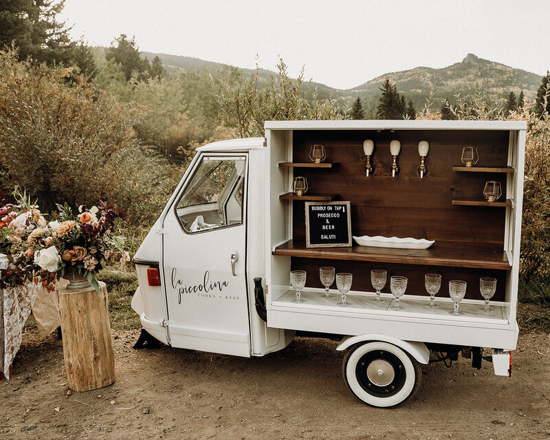 Colorado mobile bar set up to serve mimosa brunch.