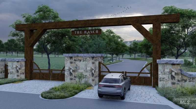 Community gate of Estate Lot 17 from The Ranch in Eagle Idaho by luxury custom builder Thompson Homes 