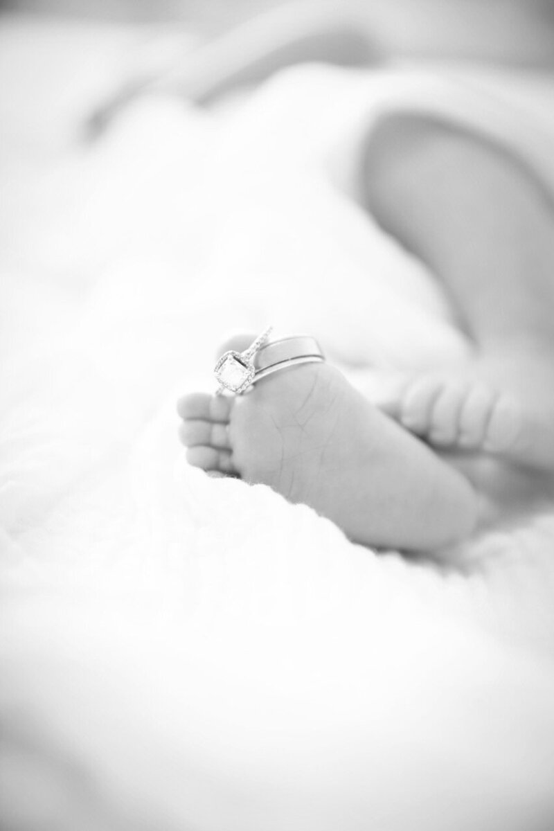 8-neborn-natural-light-orange-county-lauren-ford-photography.