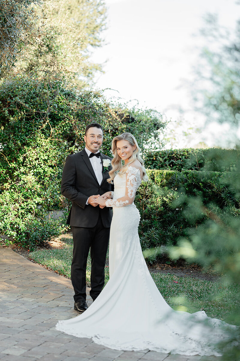Barn Wedding Venue at Moss Estates Florida by Light and Airy Wedding Photographer