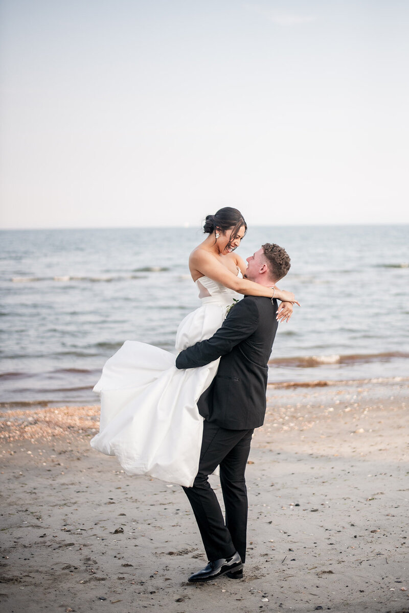 Tyde at Walnut Beach Romantic and Timeless Summer Wedding