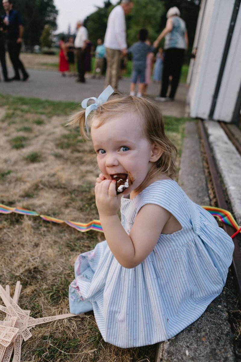 classic-and-documentary-style-wedding-photography-335