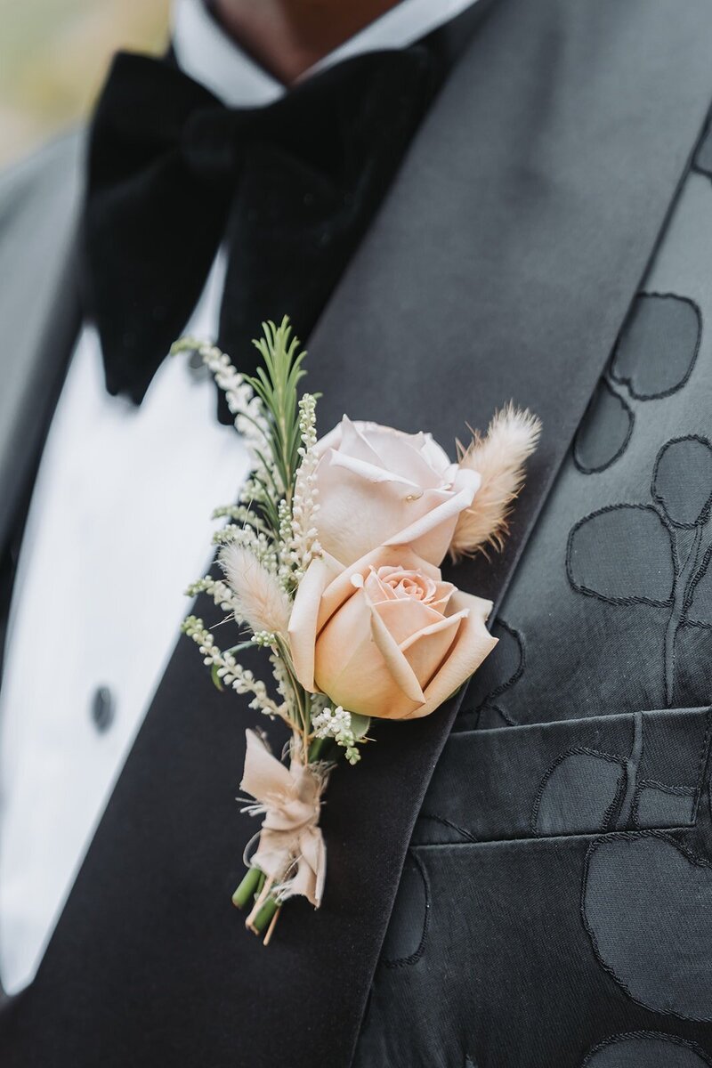 Falls-at-blue-ridge-wedding-groom_27_websize