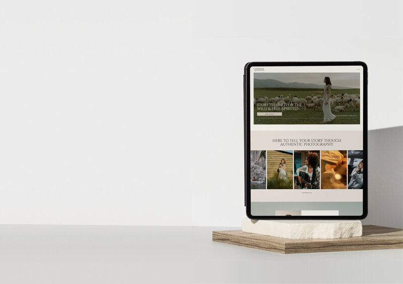 Website and branding for a photographer.
