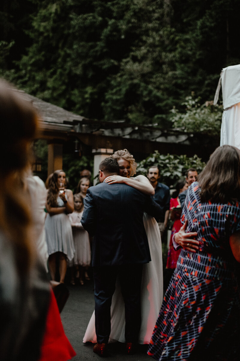 west-vancouver-backyard-wedding-300