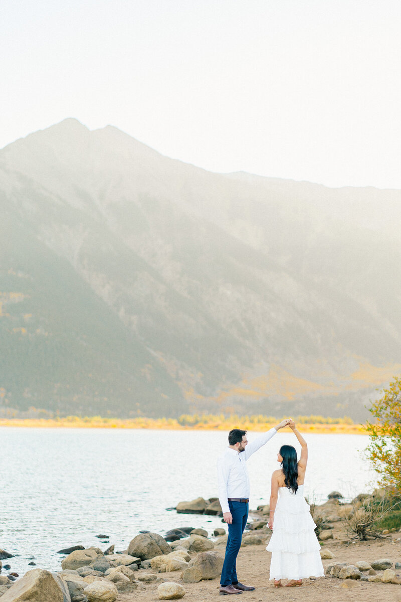 Twin-Lakes-Colorado-Mountain-Engagement-12