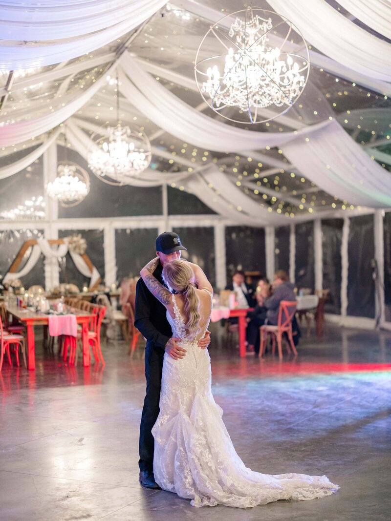 Edmonton Wedding Photos - Pine and Pond Wedding Venue (224)