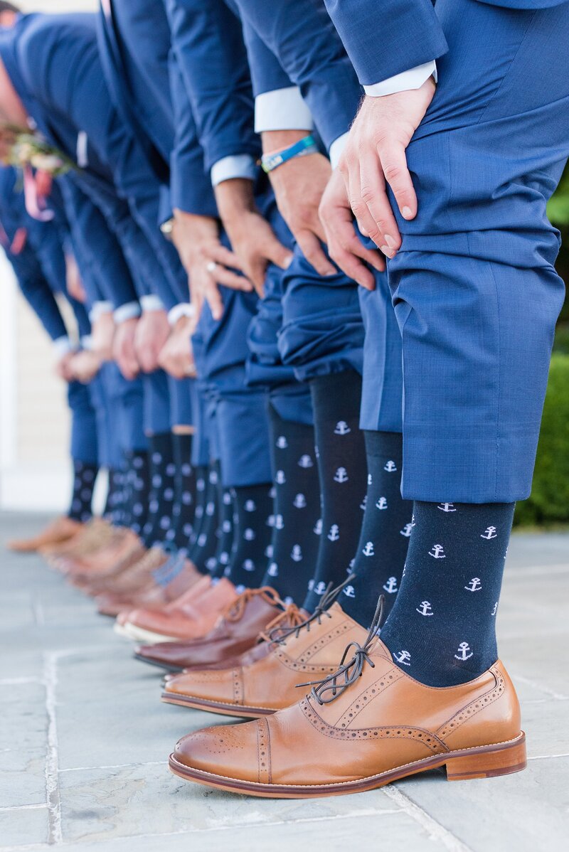 6_groomsmen-wear-matching-anchor-socks_5989