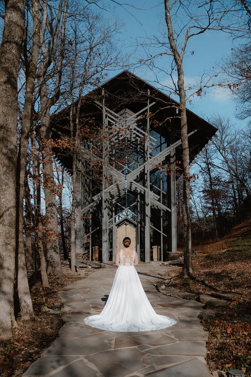 photo of a wedding couple on a mountain overlook