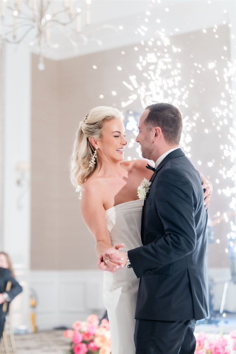 Wedding reception at the country club of Orlando by orlando wedding photographer 