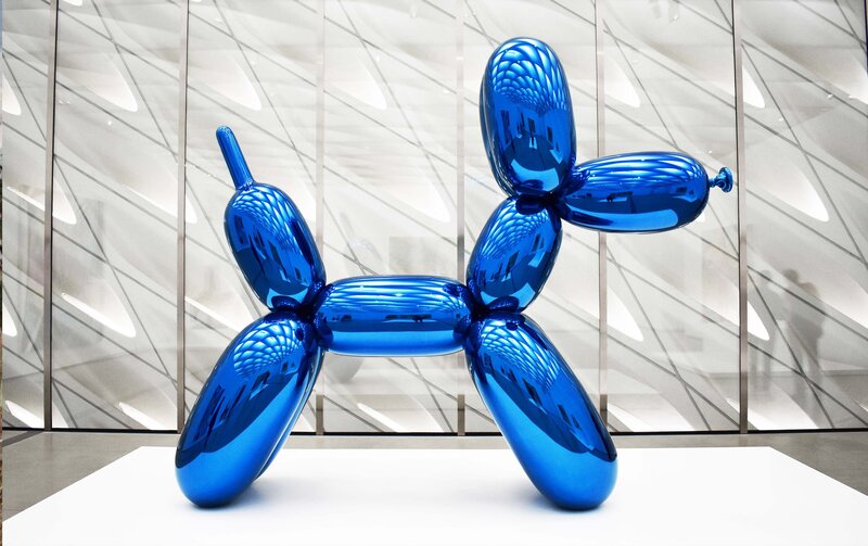 hertiage-appraisals-sculpture-balloon-dog-indoor-artwork