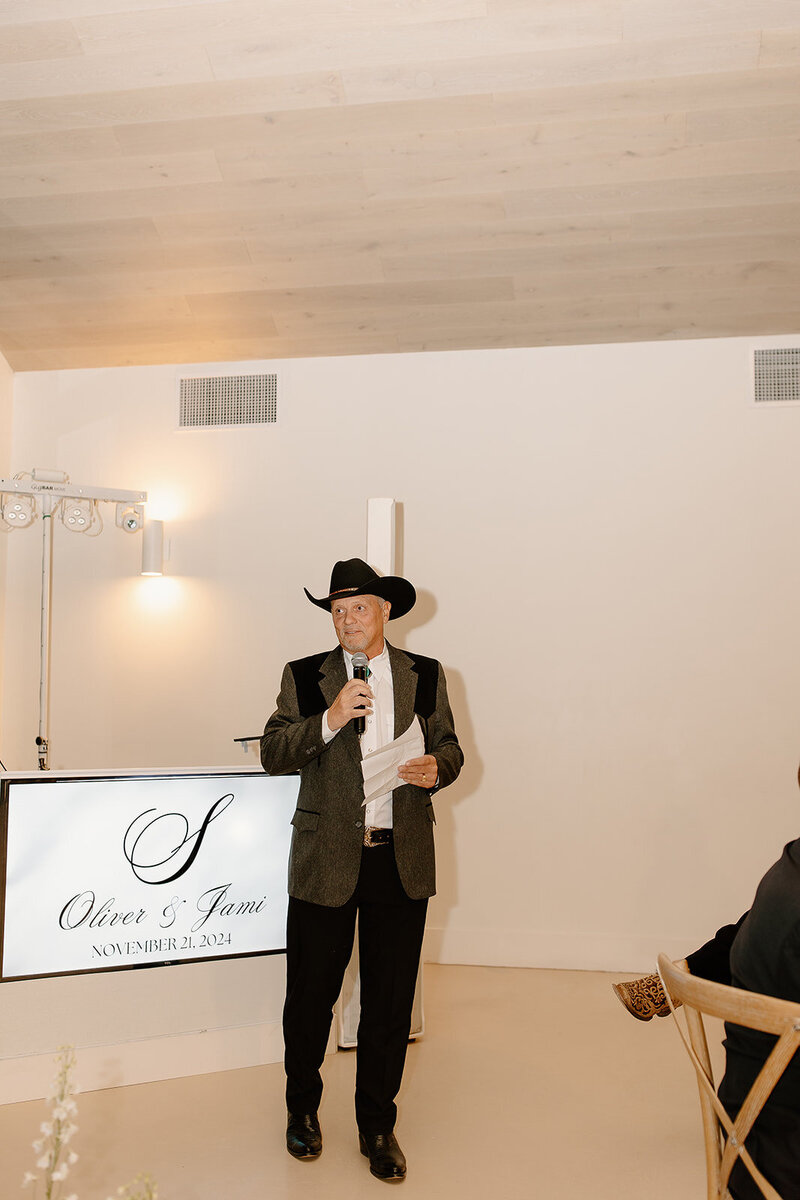 jami-oliver-wedding-preview-taylorraephotofilm-211