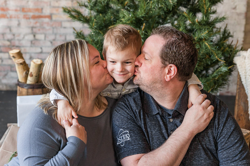 2023 krystal moore photography christmas minis moose jaw-11