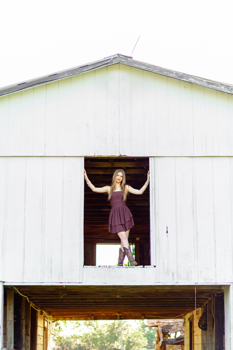 Farm-senior-portraits-Tampa-florida-Sandi-michelle-photography-high-school-senior-Dade-City-senior-portraits-Florida-senior-photographer17