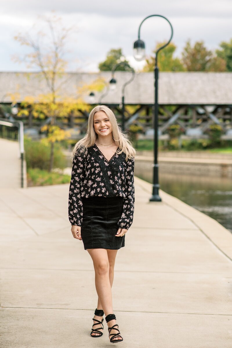 Naperville-IL-downtown-senior