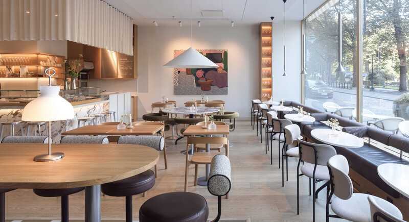 Valoisa ja valmis Minne Wine ravintolatila