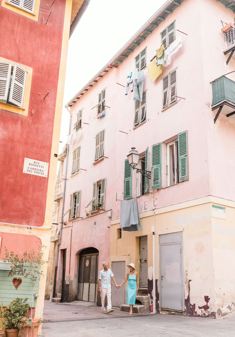 Couples photoshoot in Old Town Nice by Nice couples photographer