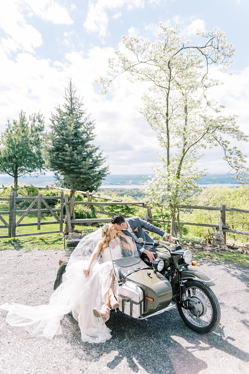 lambs-hill-micro-wedding-elopement-beacon-hudson-valley-28