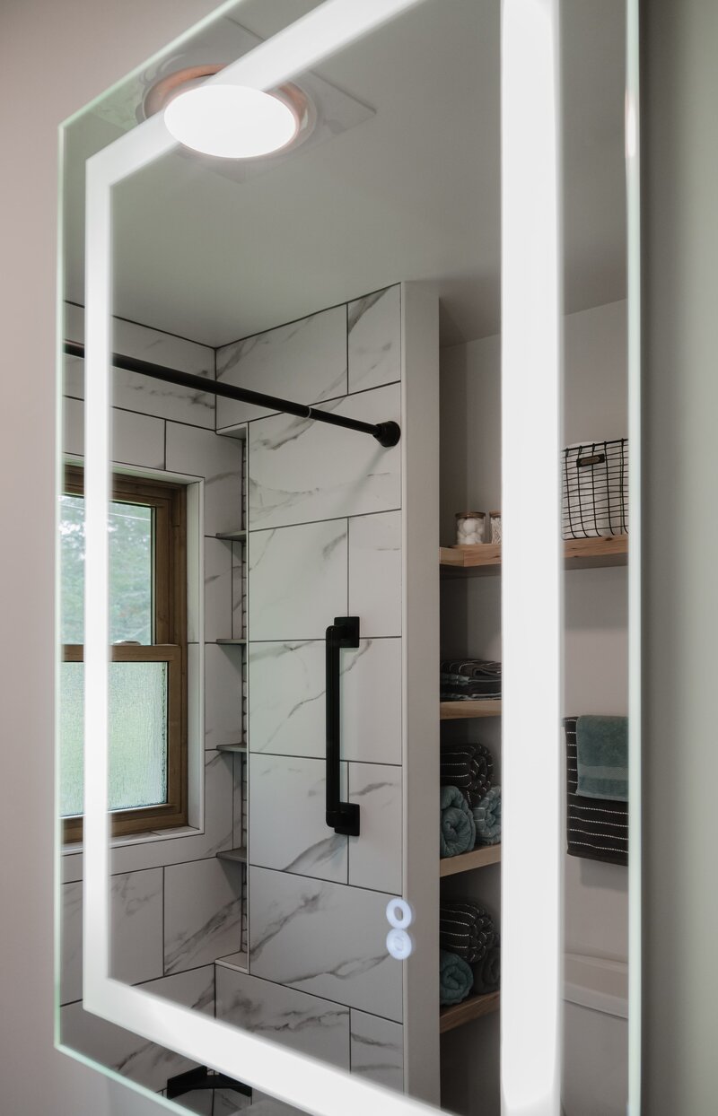closeup-luxury-bathroom-mirror