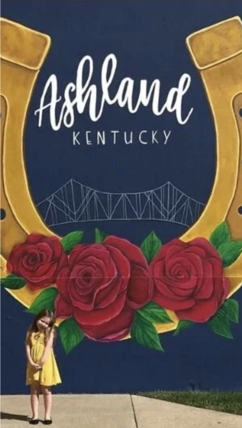 Mural of horse shoe and rosees