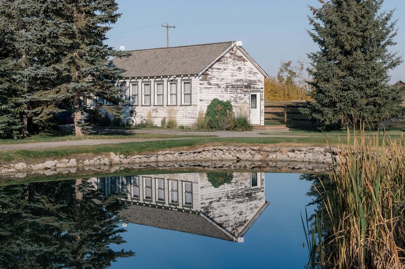 Edmonton Wedding Photos - Pine and Pond Wedding Venue (6)