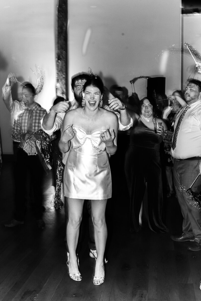 sarah-elizabeth-studio-ohio-wedding-photographer-the-landing-cummins-wedding-saturday-the-party-370