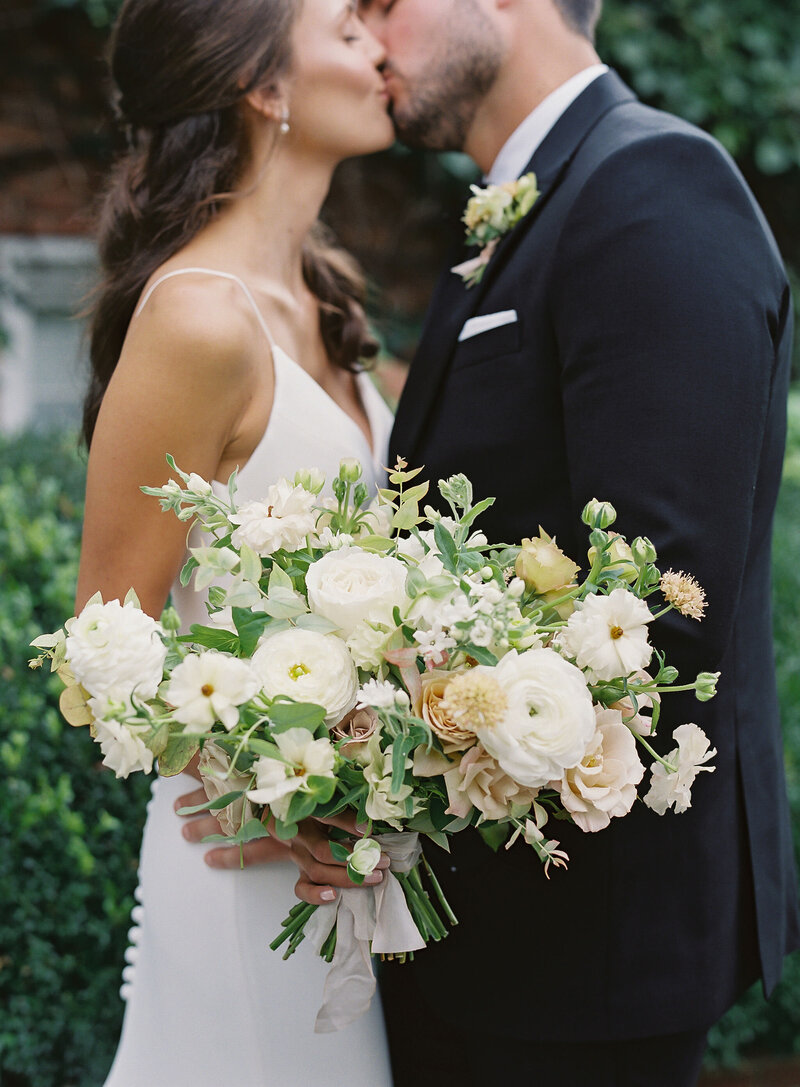 Vicki Grafton Photography Clifton Inn Charlottesville VA Fine Art Modern Film Photographer Luxury Martha Stewart Bride Destination East Made Event Co Mallory Joyce Florals 38