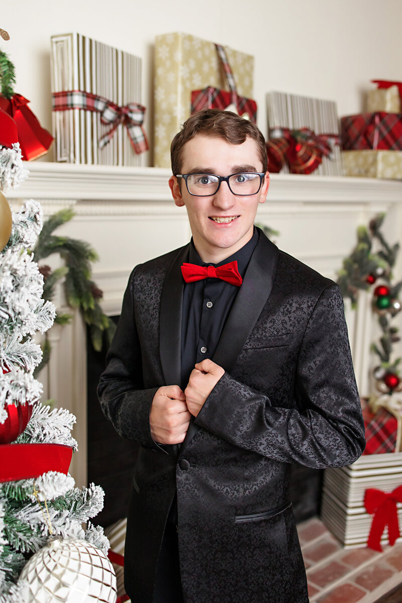 senior-christmas-boy-portrait-bowtie