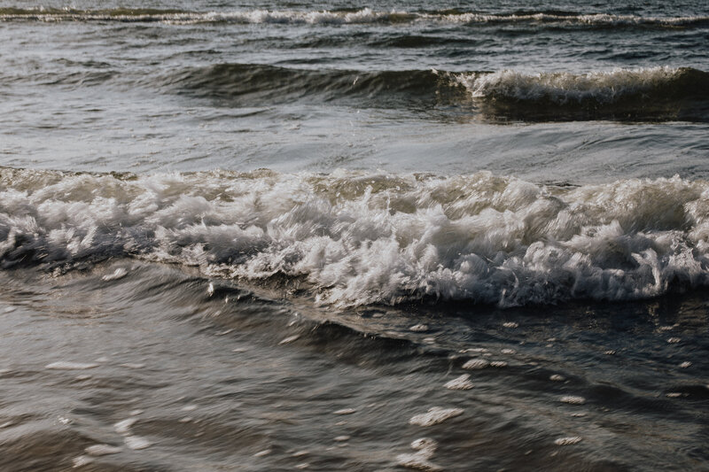 Wellenrauschen an der Ostsee in Prerow.